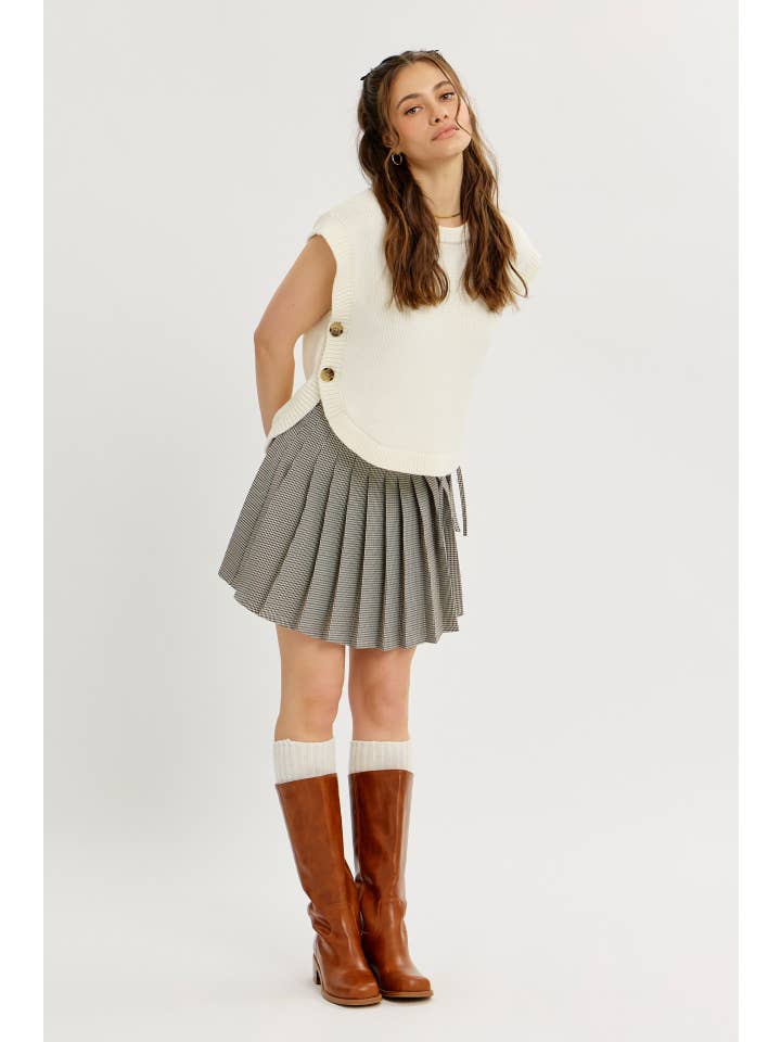 idem ditto - Wholesale Sweater Vest - Women's - ROUND NECK HI-LO SWEATER VEST WITH SIDE BUTTONS17