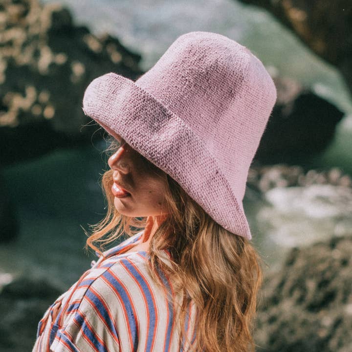 Brunna Co – wholesale Stråhatt – Dam – BLOOM Virkad solhatt, i lila lila