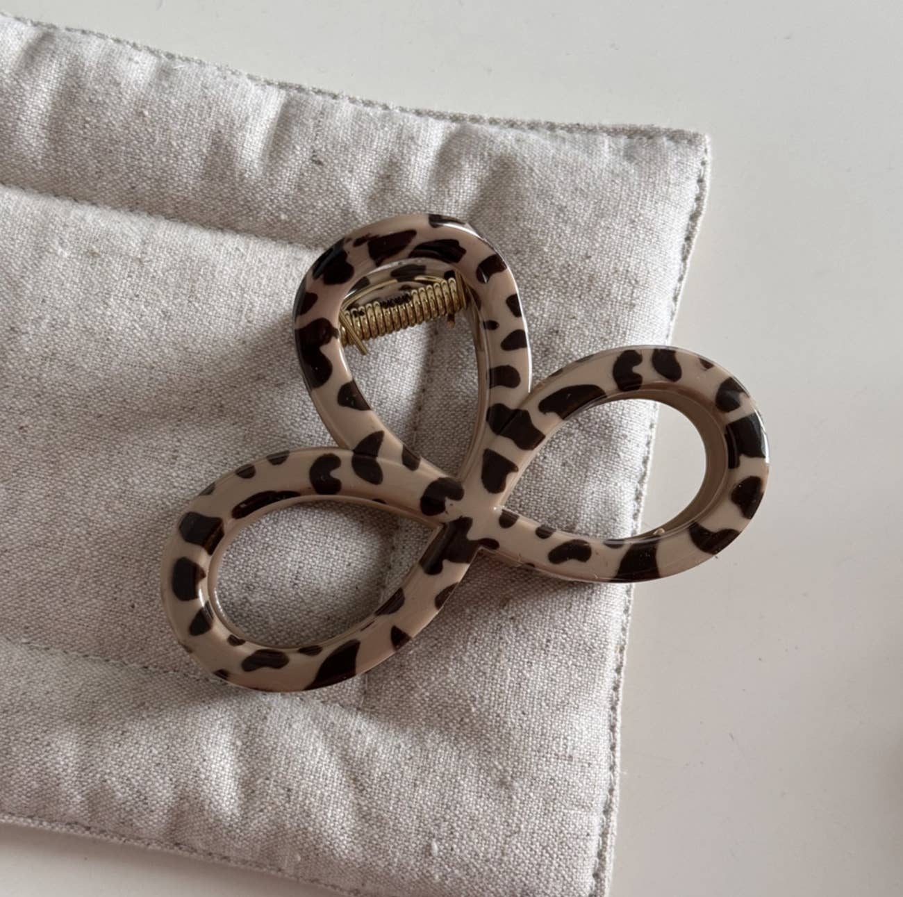 LEOPARD 6-teiliges Set Haarspangen im Wildleoparden-Design für den Großhandel auf Faire5