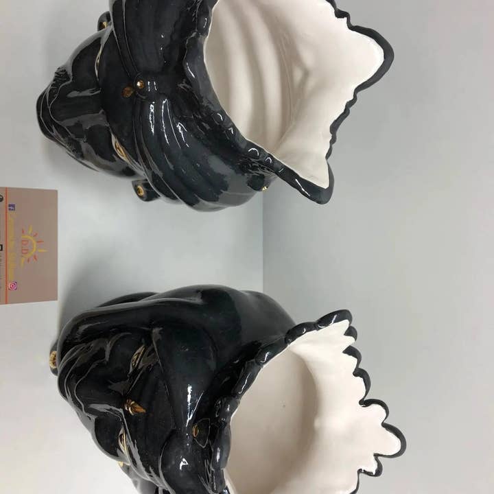 DD Ceramiche Siciliane - Vente Vases - Têtes de maure afro Caltagirone Céramique cm H.25 L.17 Détails en or artisanal noir8