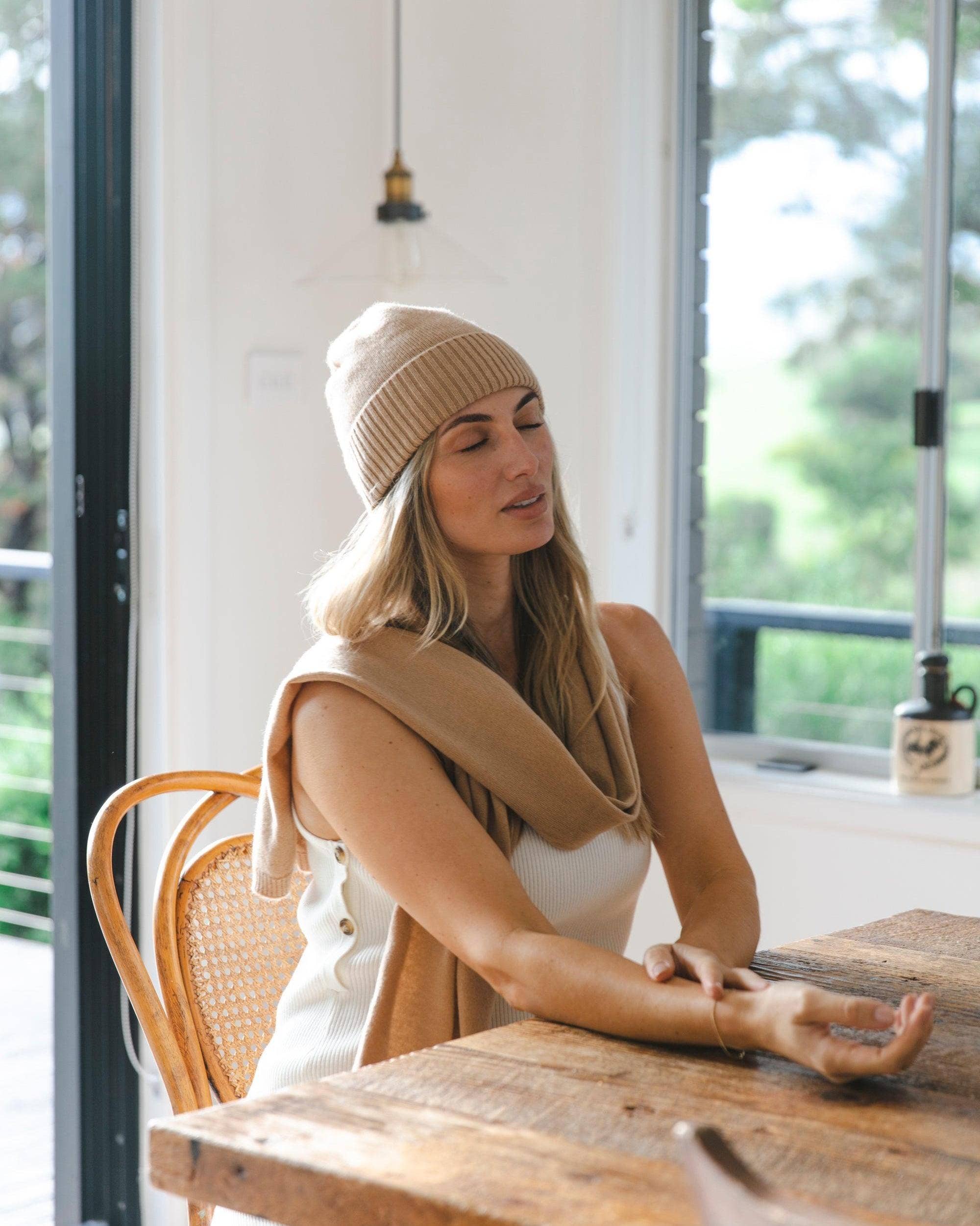 Heirloom Cashmere – Großhandel Beanie – Damen – Saga Cashmere Mütze - Toffee1