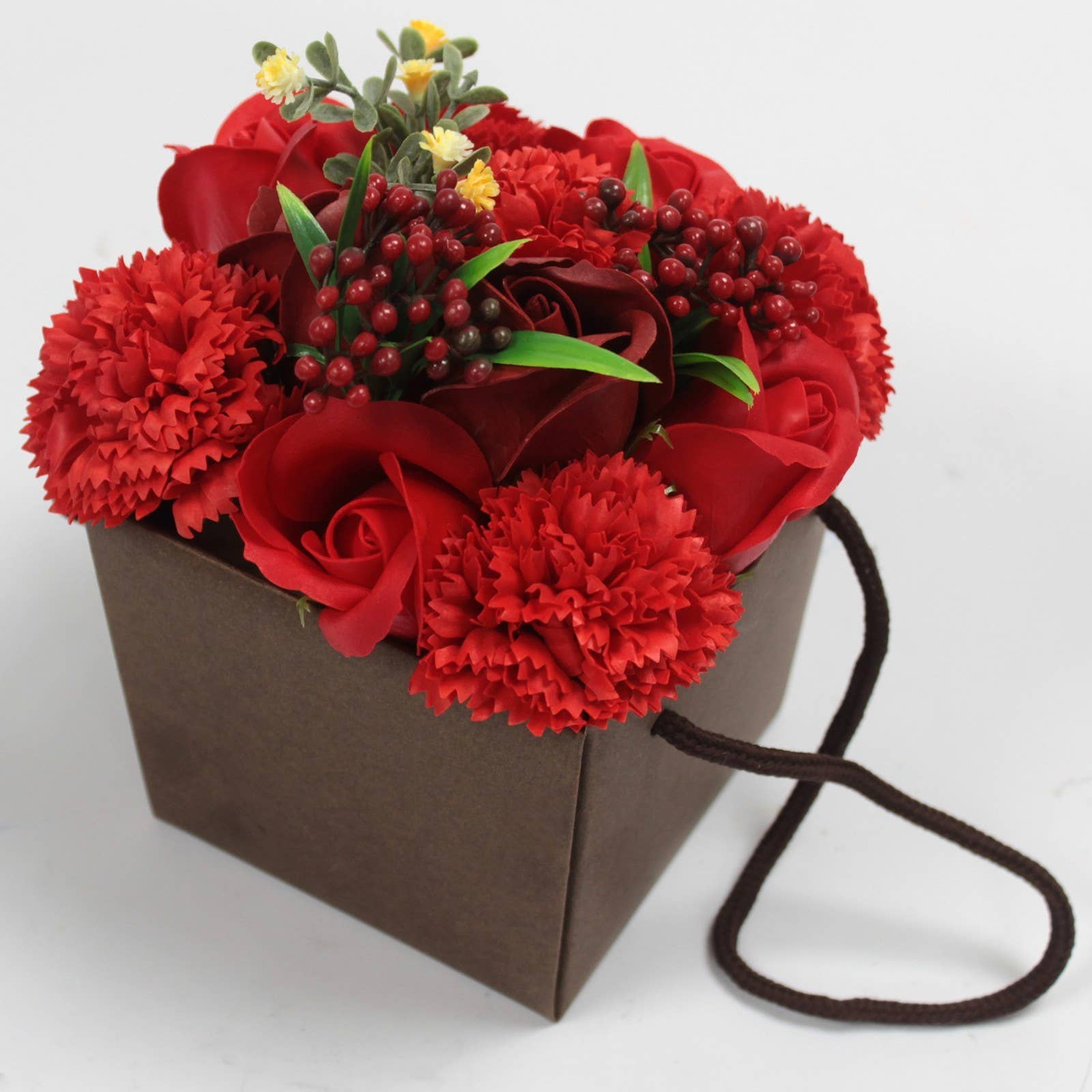 Bouquet di fiori di sapone - rosa rossa e garofano in vendita all