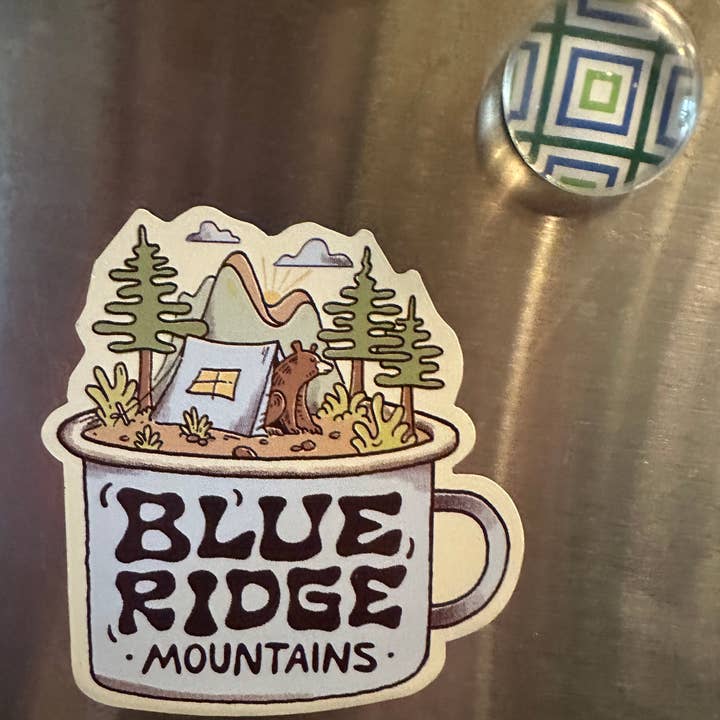 En Blue Ridge mugg (magnet) för wholesale av Menottees