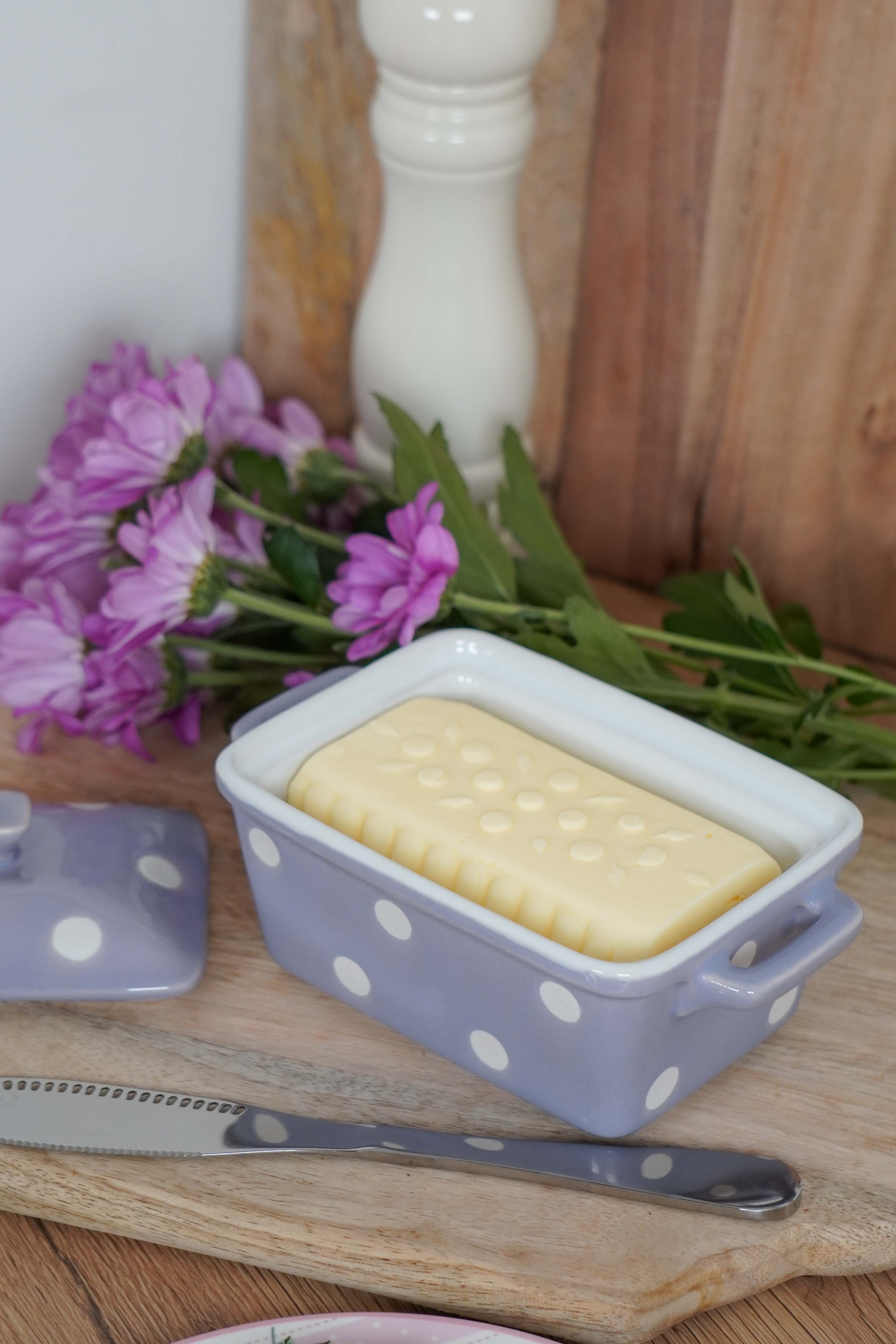 Isabelle Rose – wholesale Butter dish – Lilac butter dish with dots Isabelle Rose1