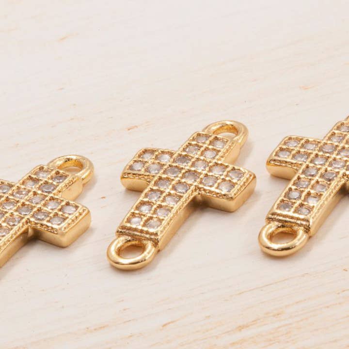 Herraje de Cruz Mediana con Circonitas para venta al por mayor de Bretoon