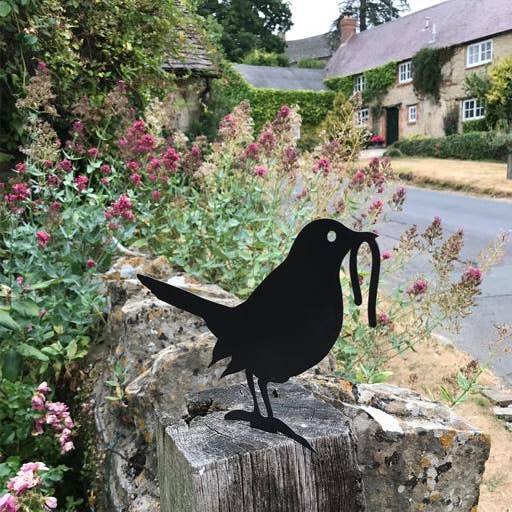 A Blackbird Sang - Wholesale Outdoor Ornament/Decor - Bird - Blackbird & Worm