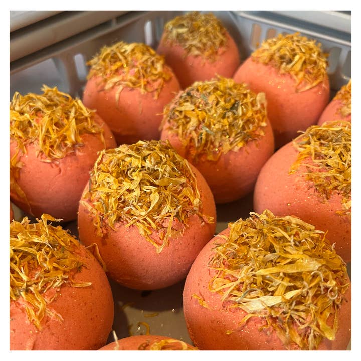 Autumn Leaves Bath Bomb 180g | Halloween Autumn Collection for wholesale by Foam Inc Cosmetics