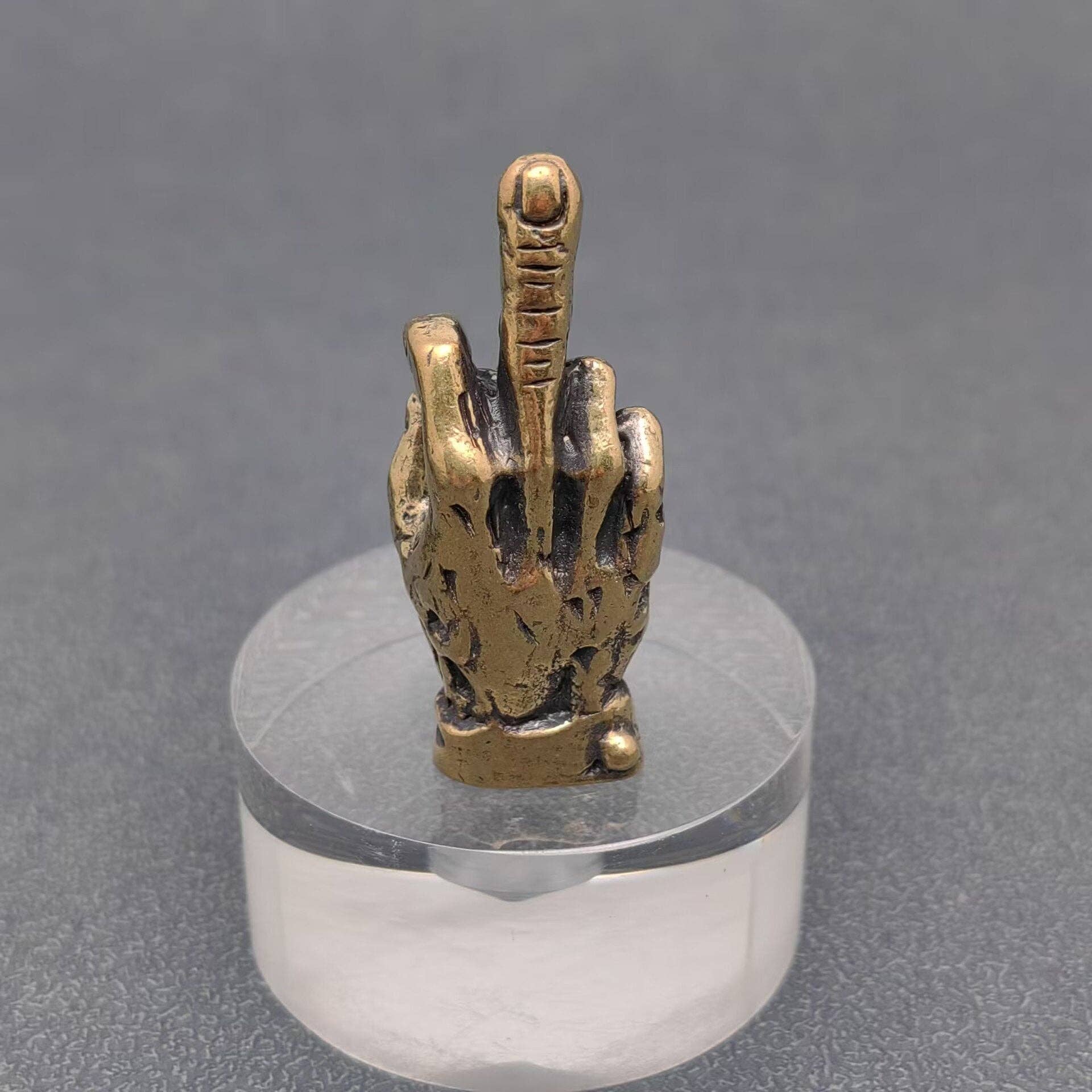 Mio Queena - Wholesale Decorative Tabletop Object - Brass Middle Finger Desktop Ornaments Decoration1