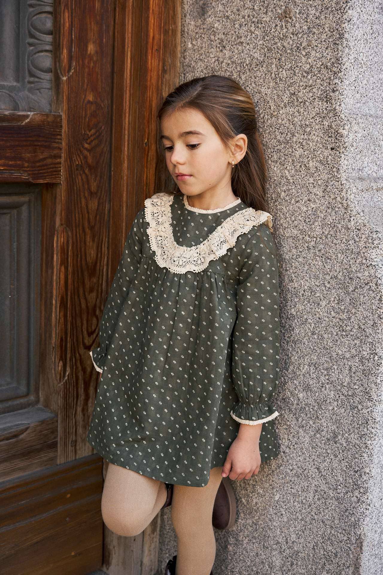 Green Girl's dress with leaf print for wholesale on Faire1