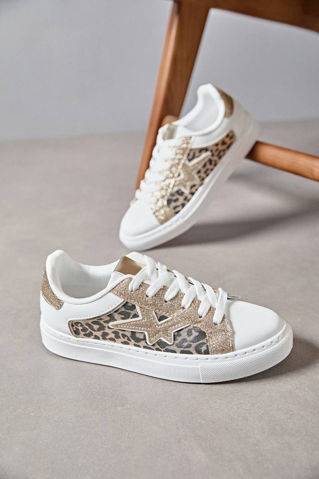 ERYNN - Wholesale Lifestyle Sneakers - Women's - LACED SNEAKER - Olympia16