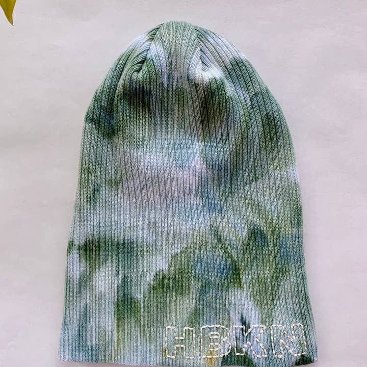 Bonnet Hoboken Iced Dyed avec broderie à la main pour la vente par Rooted Rags