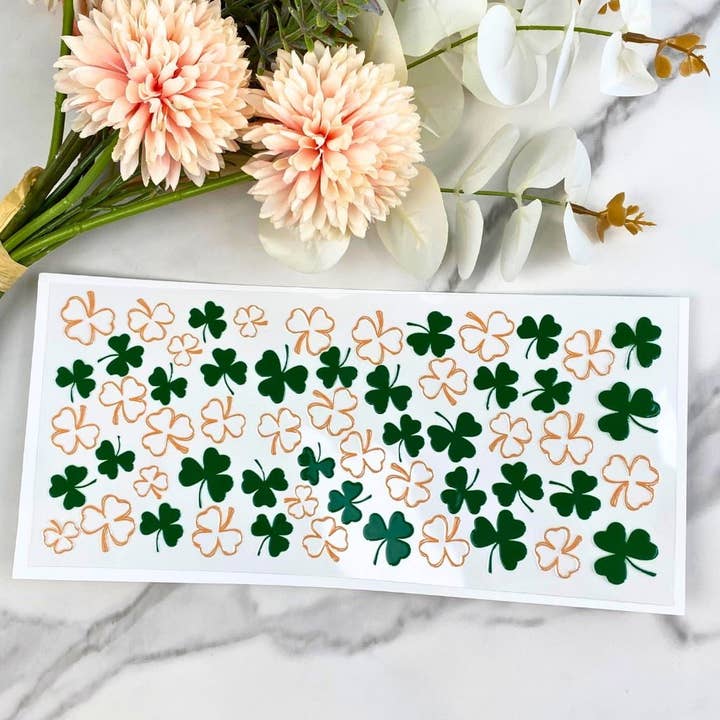 Tréboles Dorados y Verdes | Envoltura UV DTF de 16 oz para venta al por mayor de HKS Custom Designs