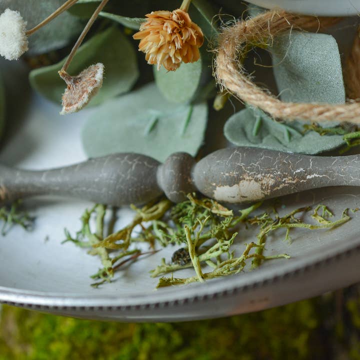 Bluebird Nest Boutique - Wholesale Ornament - Charcoal Chippy Spindle- Small 6"1