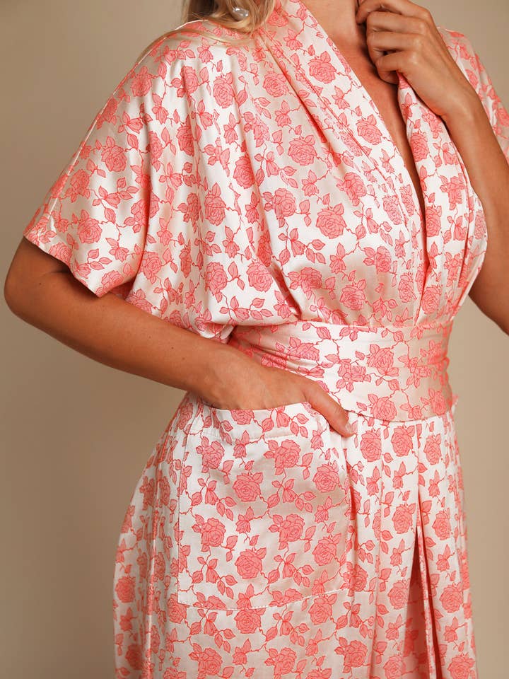 Vestido de quimono floral de grandes dimensões por atacado de Bynes New York