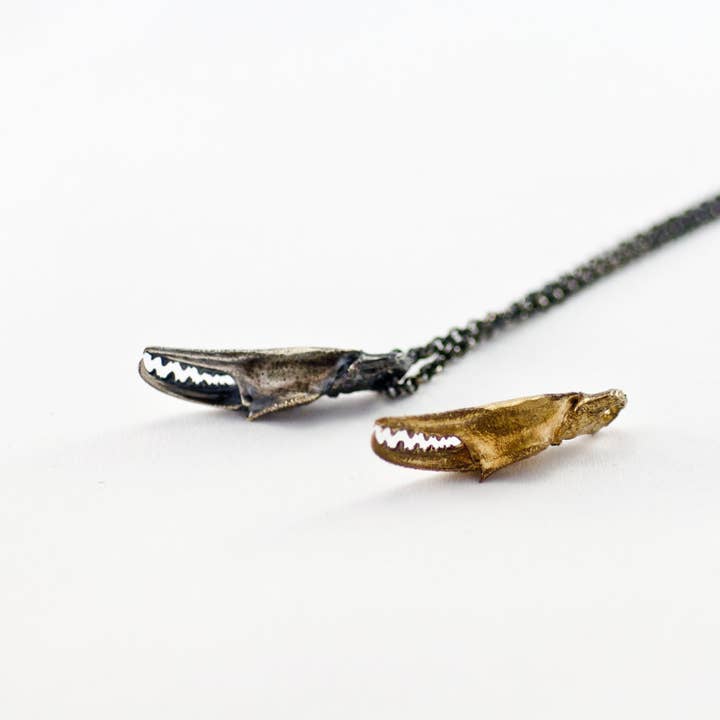 Grace Gow - Venta al por mayor Collares con colgantes/abalorios - Colgante garra cangrejo bronce rústico