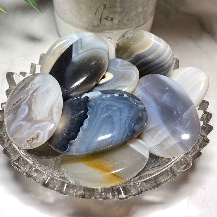 Above Tha Clouds - Wholesale Spiritual stone/crystal - Blue Banded Agate Crystal Flat Stones5