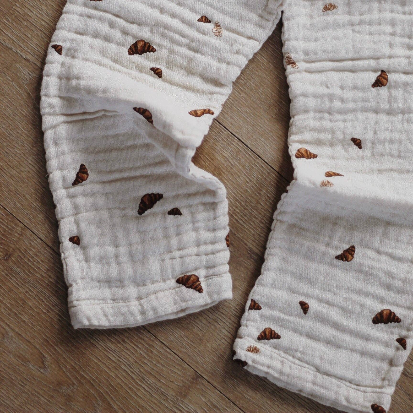 VIBBER pajamas - Croissant mini print for wholesale on Faire10