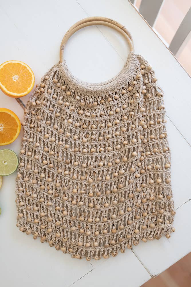 Fort the Label (previously Folk Fortune) - Venta al por mayor Bolsa de playa - Bolsa de red de crochet con cuentas de madera y asas de bambú6