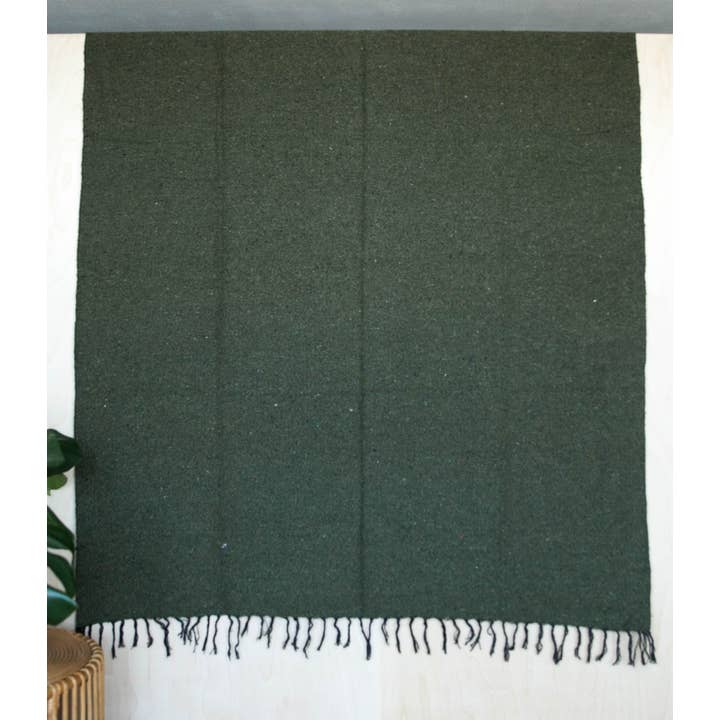 SIDREY - Wholesale Throw Blanket - Solid Woven Color Mexican Blankets - Dark Green