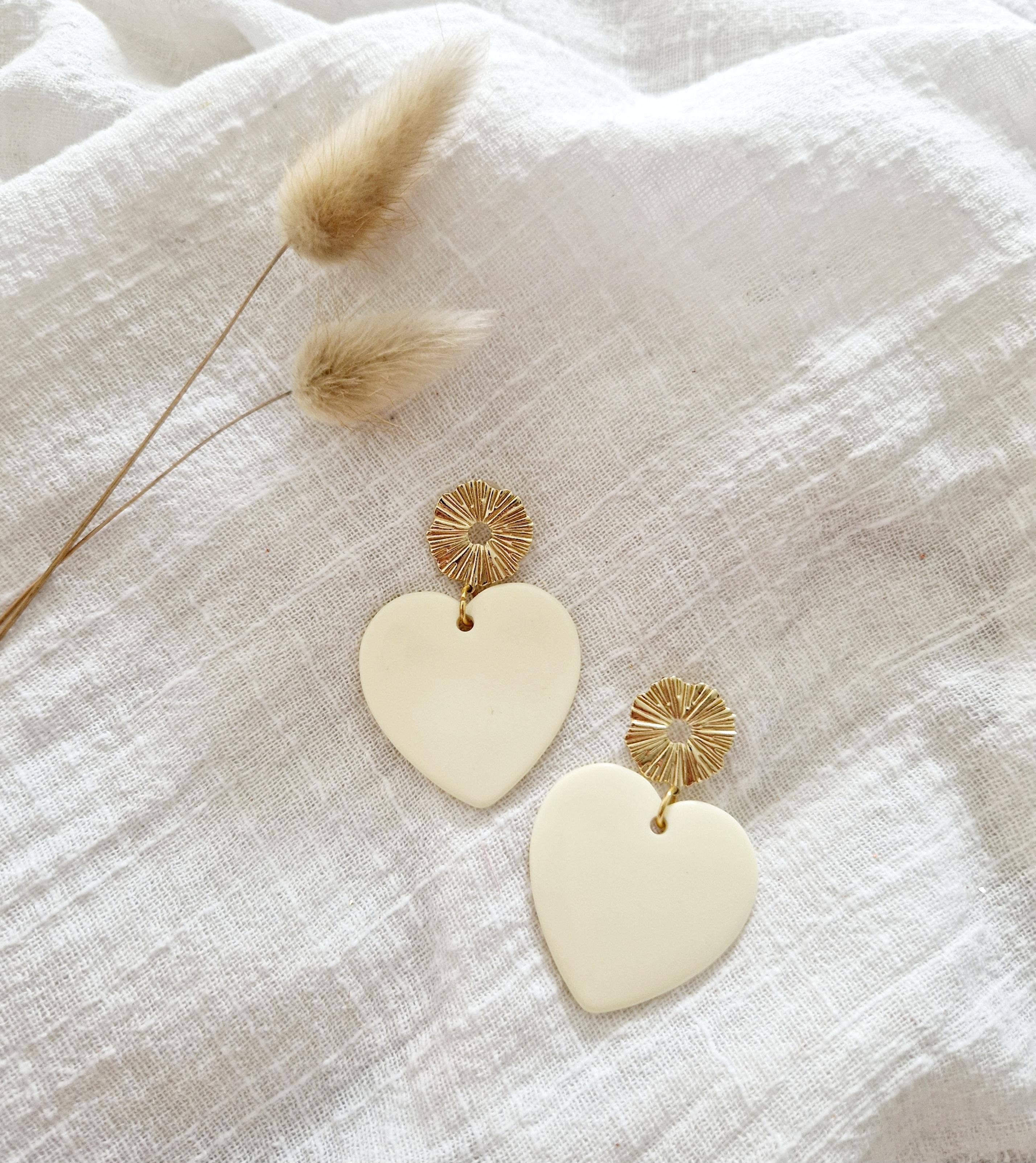 Les Noeuds de Maman - Wholesale Dangle Earrings - Ecru heart earrings