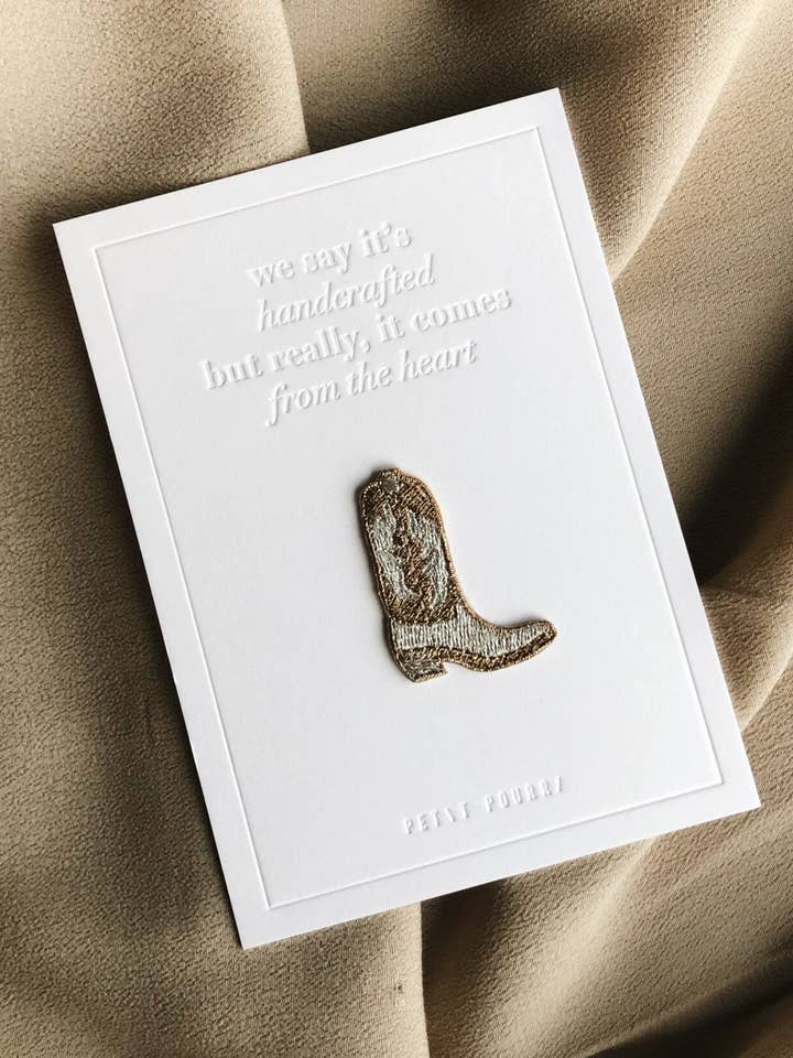 Letterpress-Karte mit aufbügelbarem Aufnäher Cowboy-Stiefel für den Großhandel von Petit Pourri