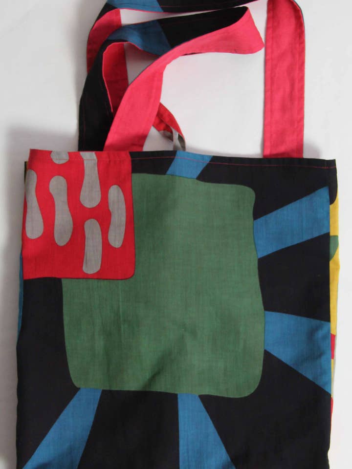 Sunshine Black draagtas van upcycling-katoen voor wholesale door Les Belles Vagabondes