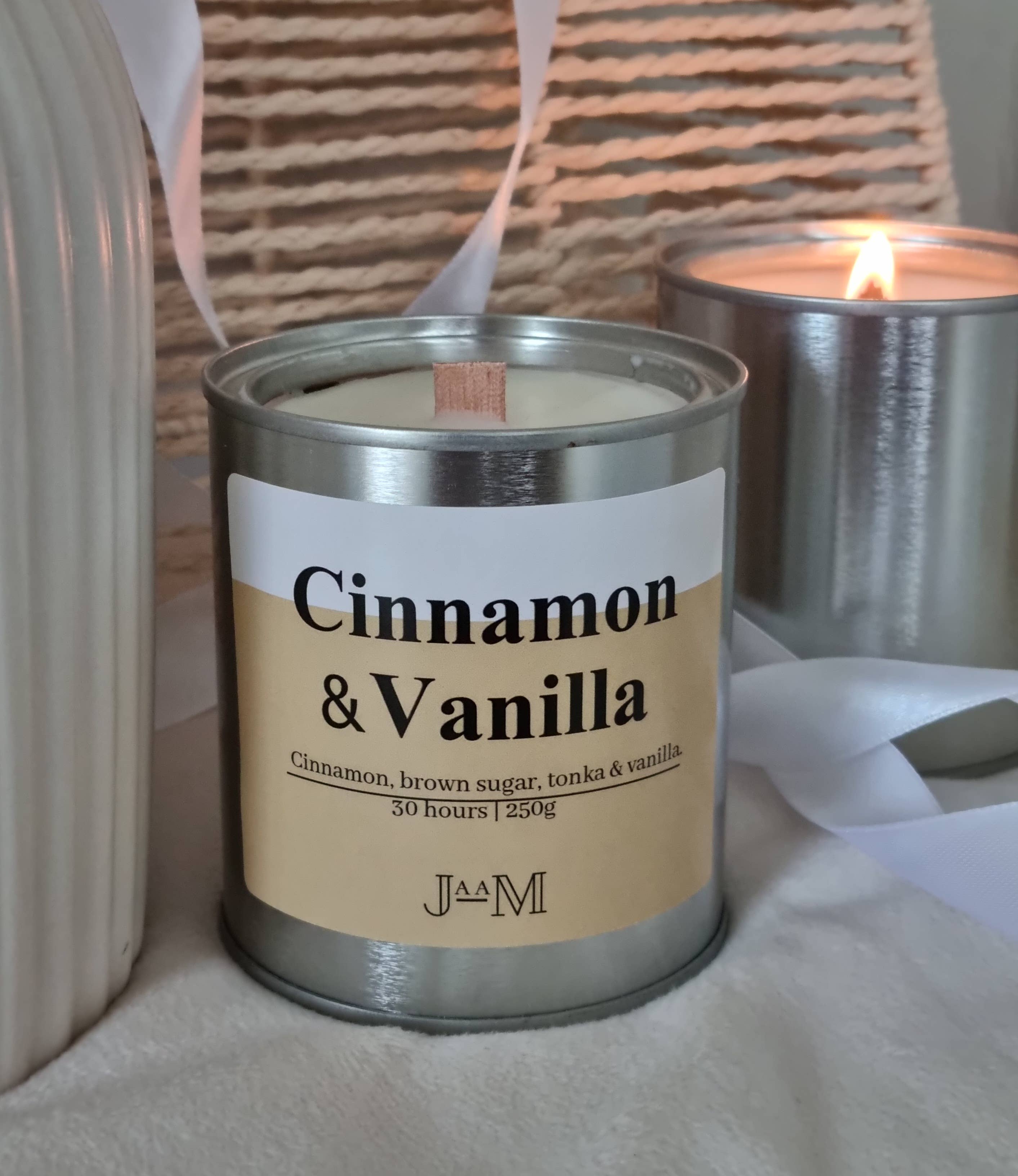 JaaM – wholesale Jar/filled candle – Cinnamon & Vanilla Wood Wick Candle In Metal Tin Crackle Wik2