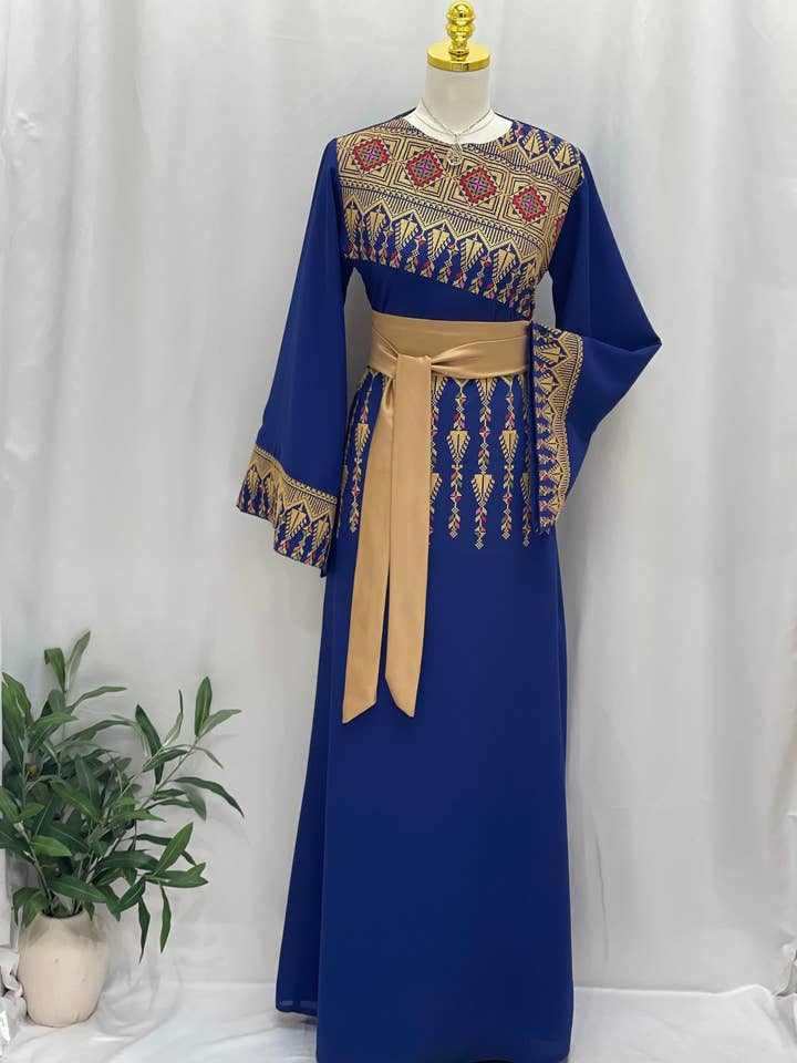 Palestinian Elegance - Vente Robe – femme - Robe Suha Modren Brodée : Une Harmonie Parfaite de Tradition10
