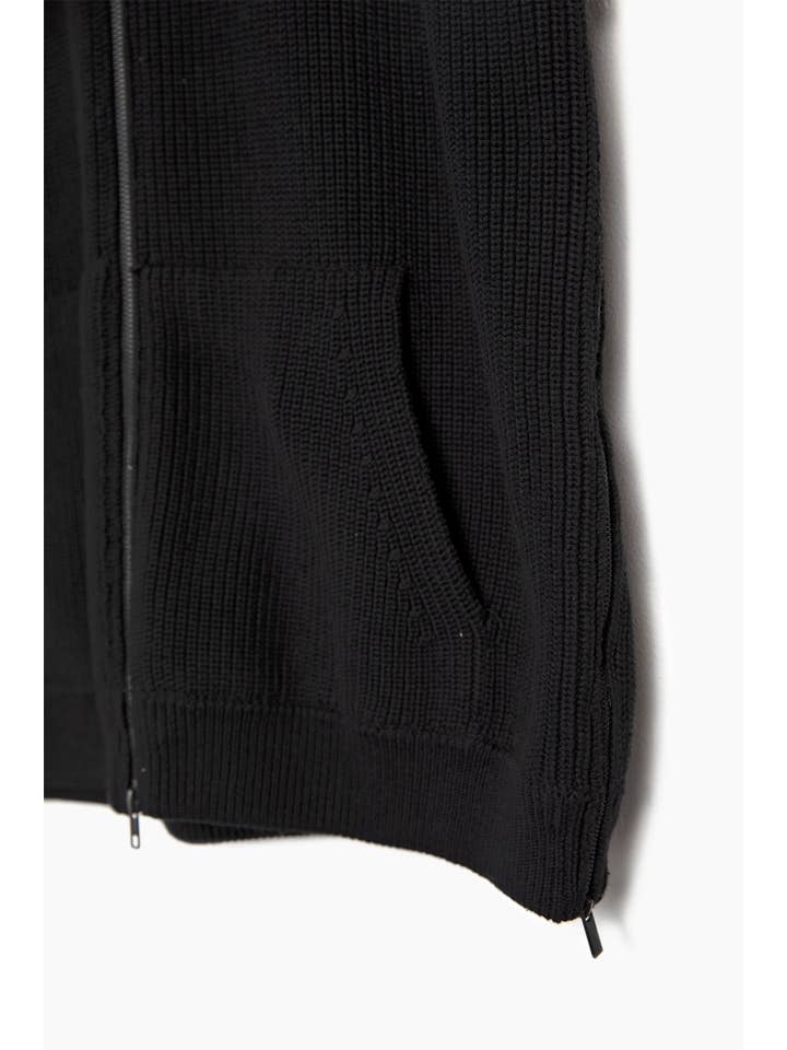 Common Market - Wholesale Outerwear Vest - Men's - The Henry Vest6