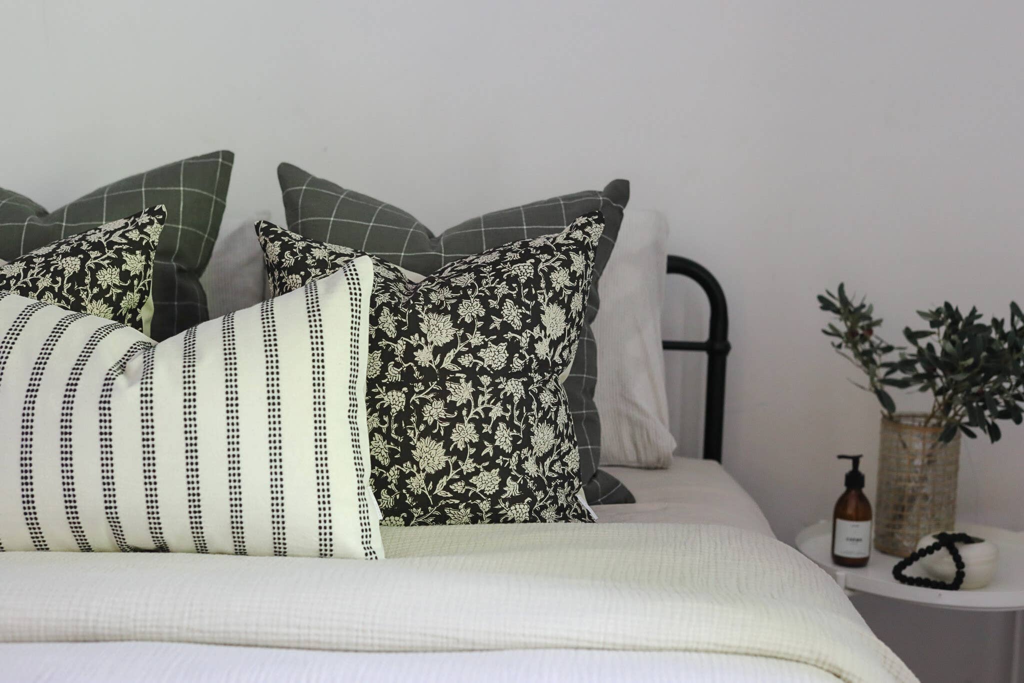 Rug & Weave - Wholesale Throw/Decorative Pillow - MICA Pillow8