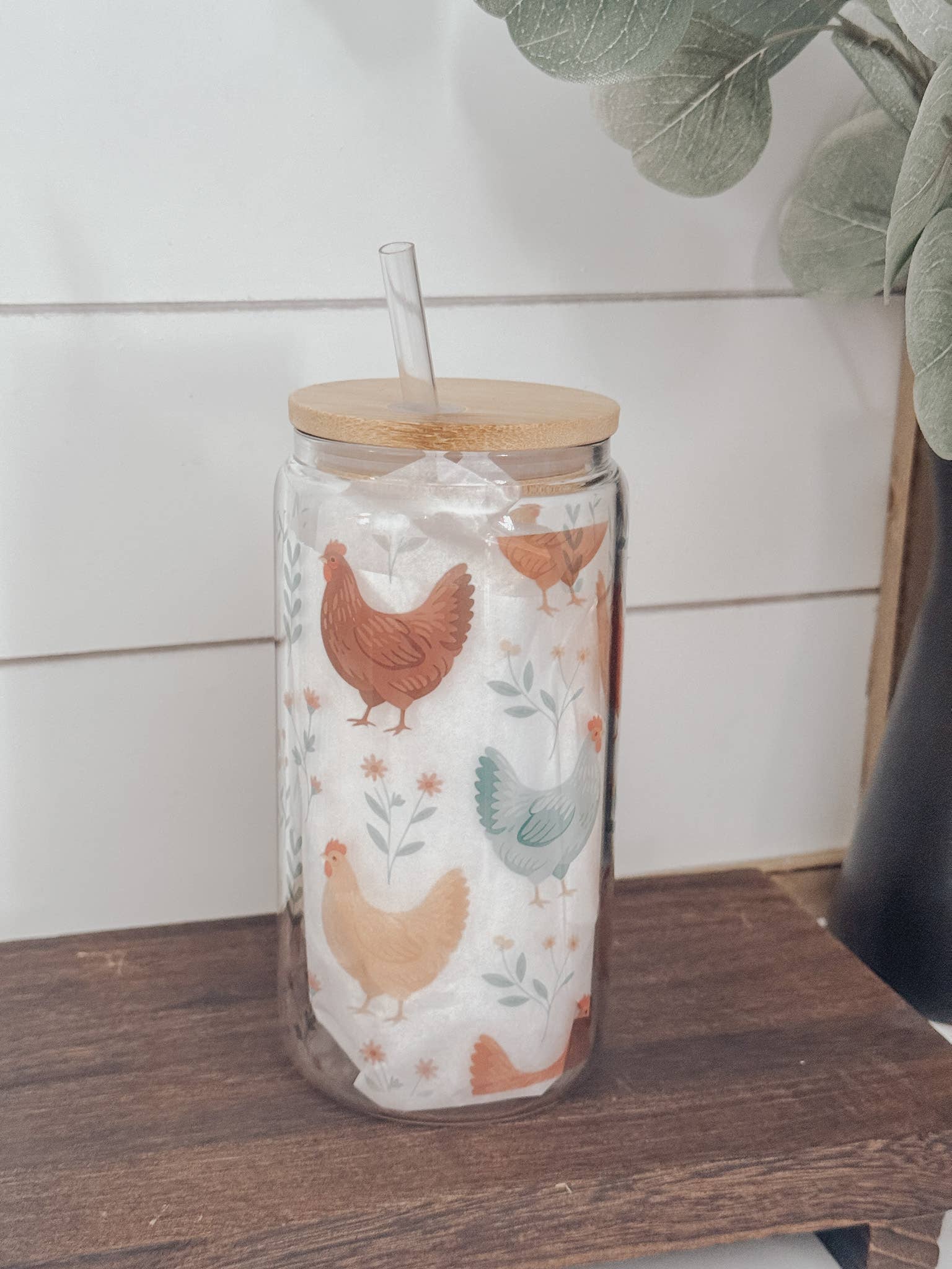 Emma K Designs - Wholesale Drinking Glass/Cup - Chicken 16oz Glass Cup with Bamboo Lid0