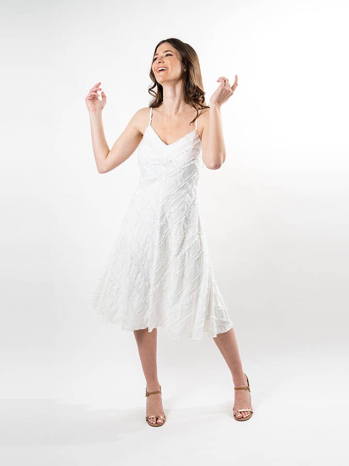 Robe à franges à onglets et bretelles spaghetti pour la vente par Cenia New York