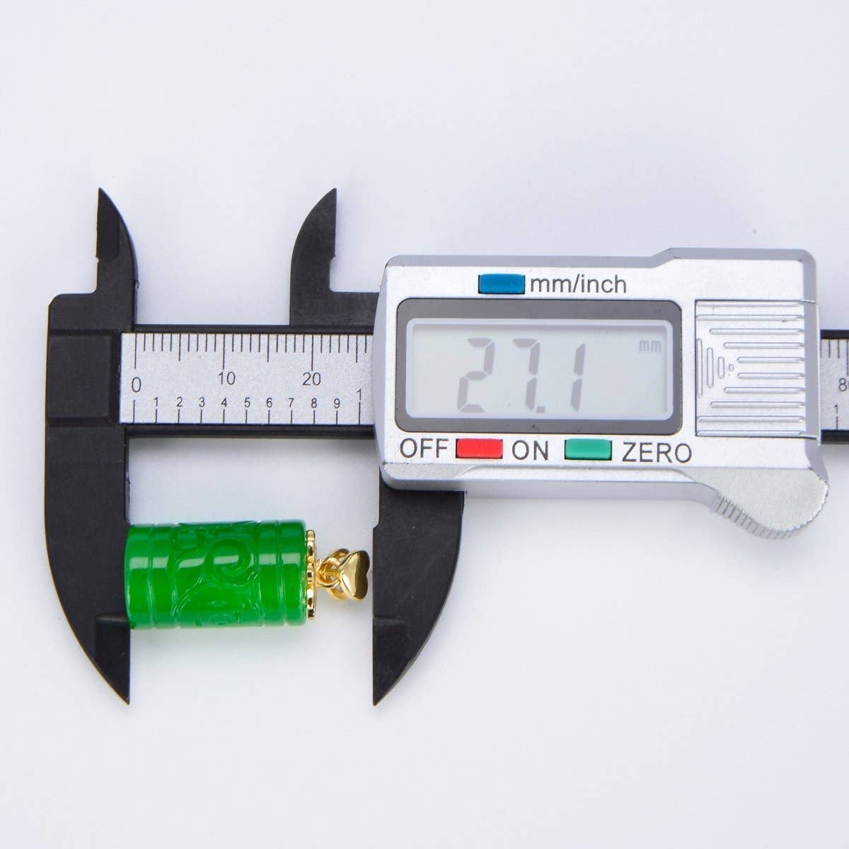 Aim Eternal – Pendente/pingente individual por atacado – Pingente de Pedra Natural de Jade Verde Esmeralda Chinês Entalhado com Ouro AH-3082