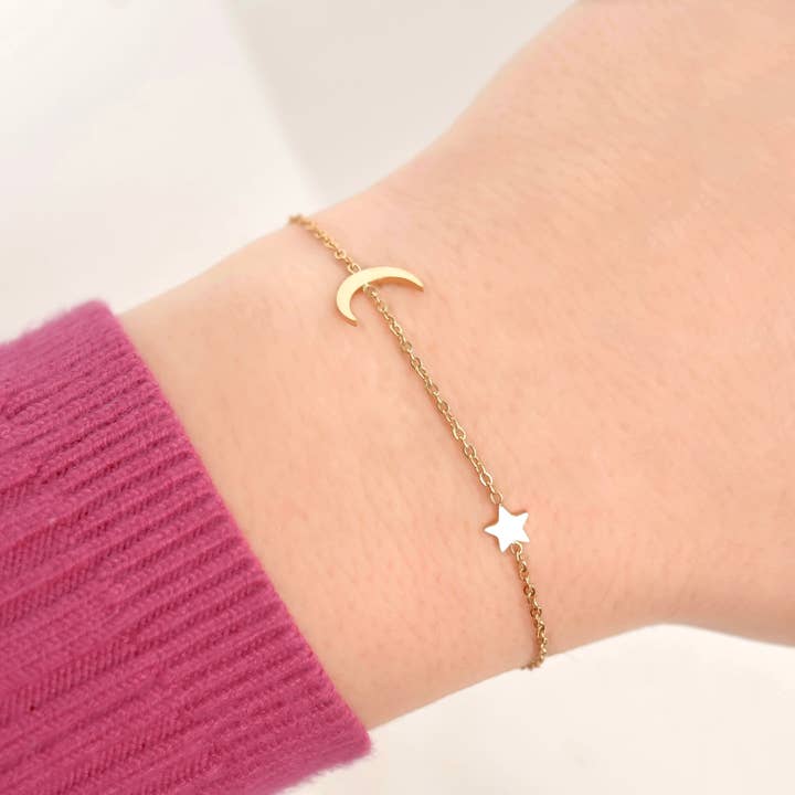 Blueyejewelry - Wholesale Charm/Dangle Bracelet - Moon Star Bracelet - 18K Gold PVD Plated Star Bracelet5