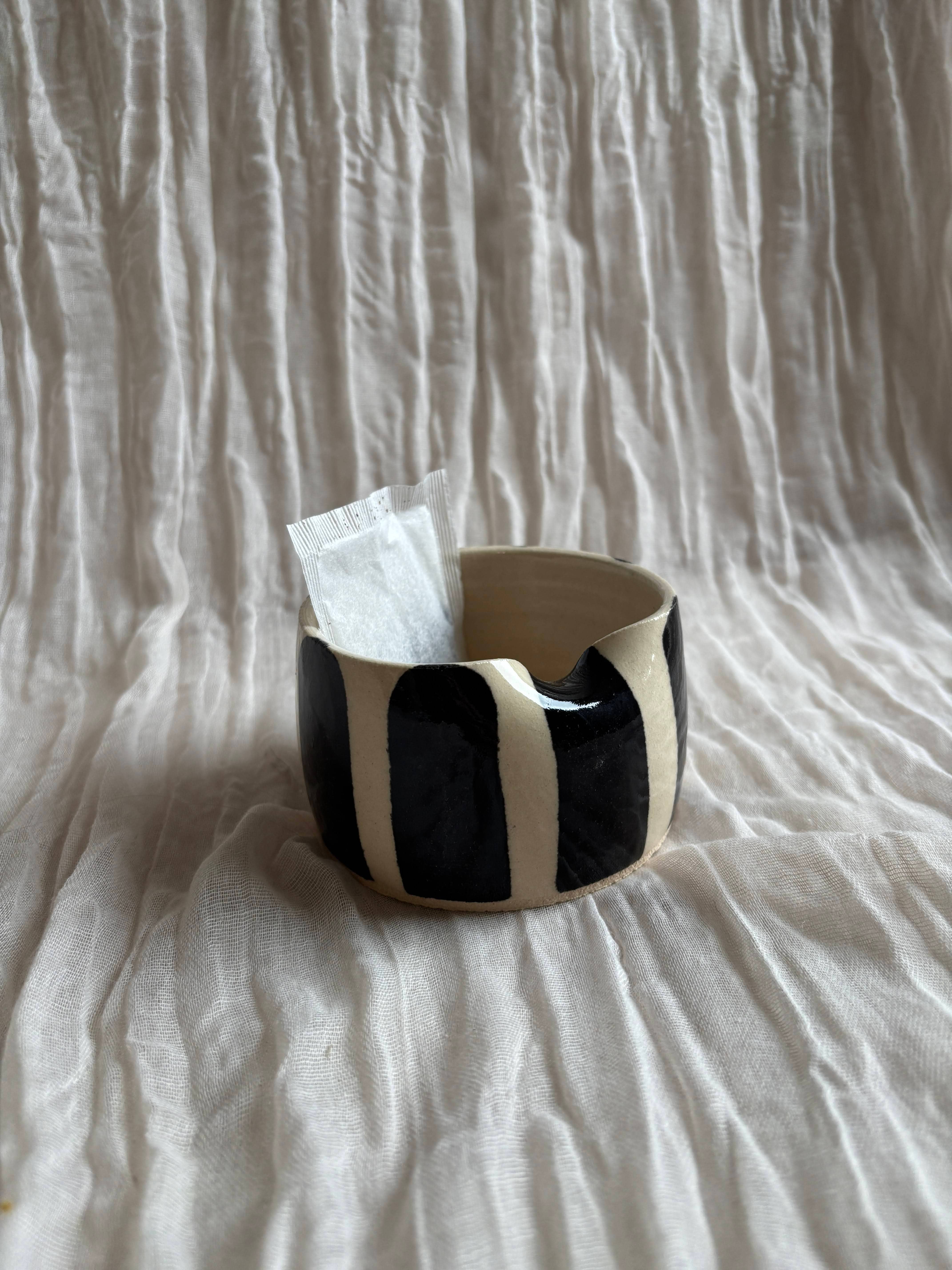 Charlotte Manser Ceramics – wholesale Bowl – Stripe Tea Bag Bowl3