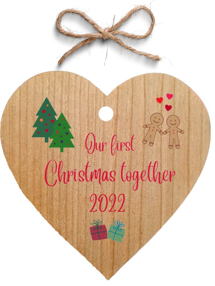 Second Ave Our First Christmas Together - Bola de madera de cerezo con forma de corazón para árbol de Navidad para venta al por mayor de Second Ave Gift Company
