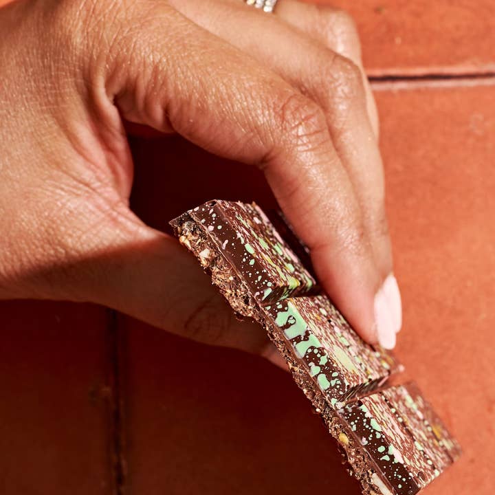 Babo's Kitchen - Wholesale Chocolate - Babos Panjiri Crunch Bar2