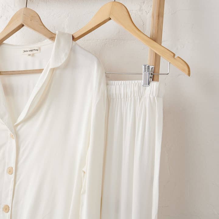 JADE AND MAY - Wholesale Sleepwear set – Women's - Bamboo Pyjama - Classic Set in White3