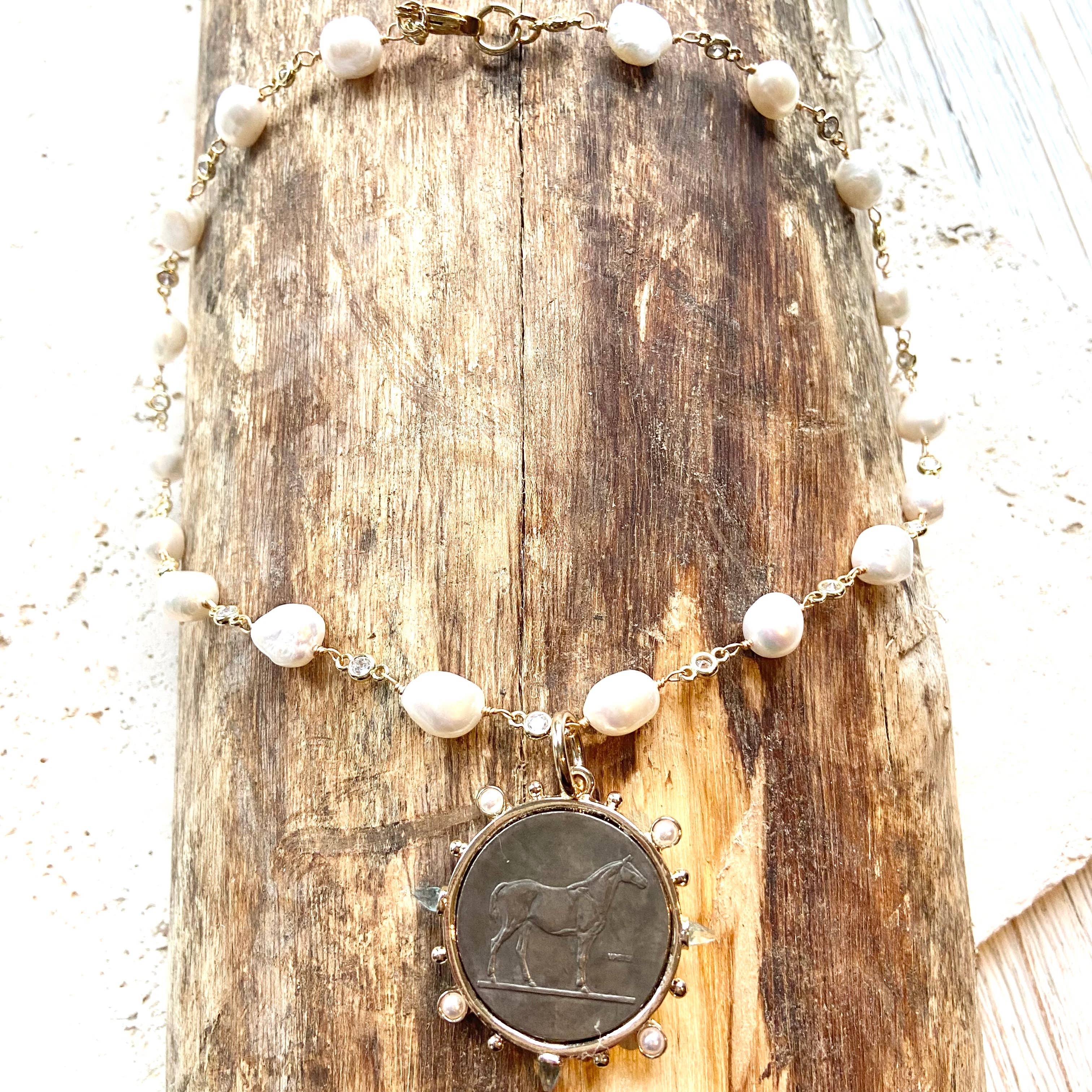 VB&CO Designs Handmade Jewelry – wholesale Hänge-/berlockhalsband – Häst smycken franska mynt medaljong ryttare halsband3