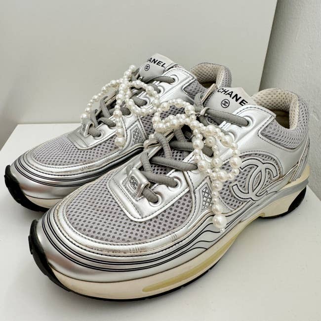 MOND HAUS - Wholesale Shoe Accessories - Polie Shoe Clip | Pearl Beaded Coquette Ribbon Shoe Charm4