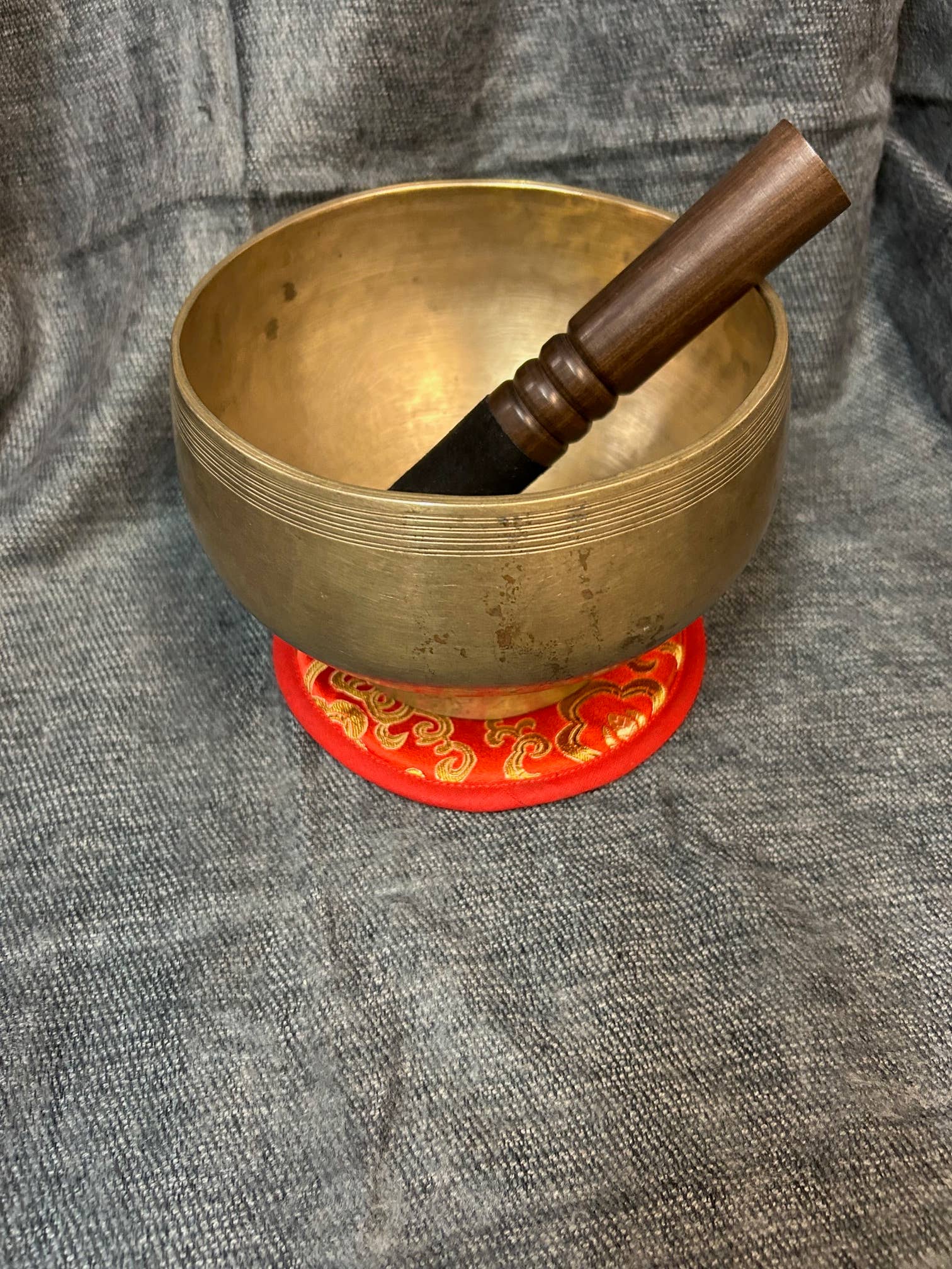ART HIMALAYAN TRADING LTD - Wholesale Meditation Supplies - Christmas Antique Stand Tibetan Singing bowl Nepal3