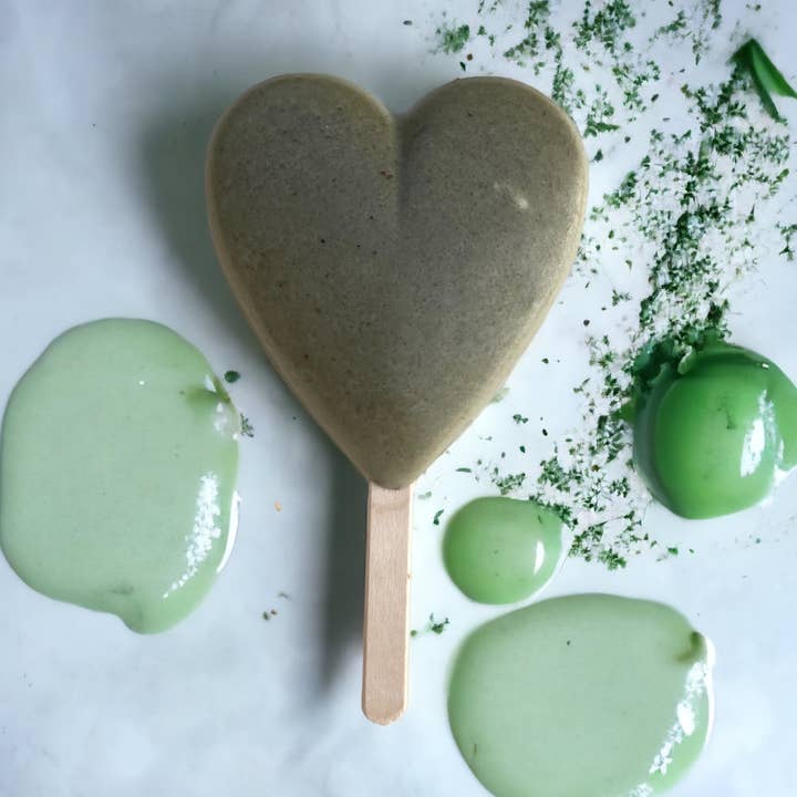 BARRA DE ARGILA VERDE ORGÂNICA PERFUMADA COM PAPOILA ESPINHOSA por atacado de Greek Alchemist