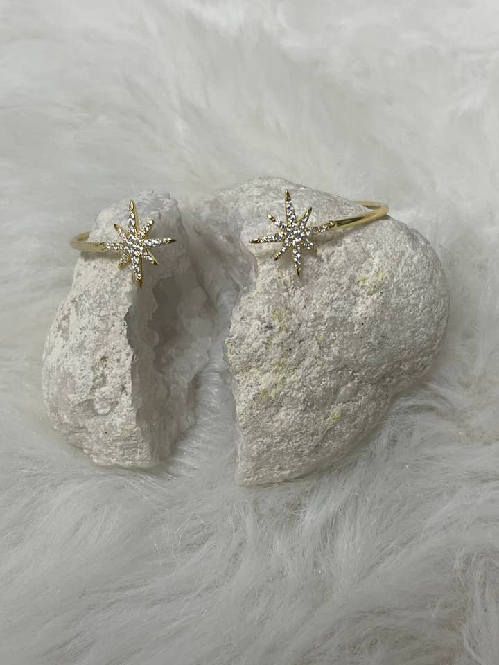 Guldpläterad North Star öppen ARMRING för wholesale av Bella Divina LA