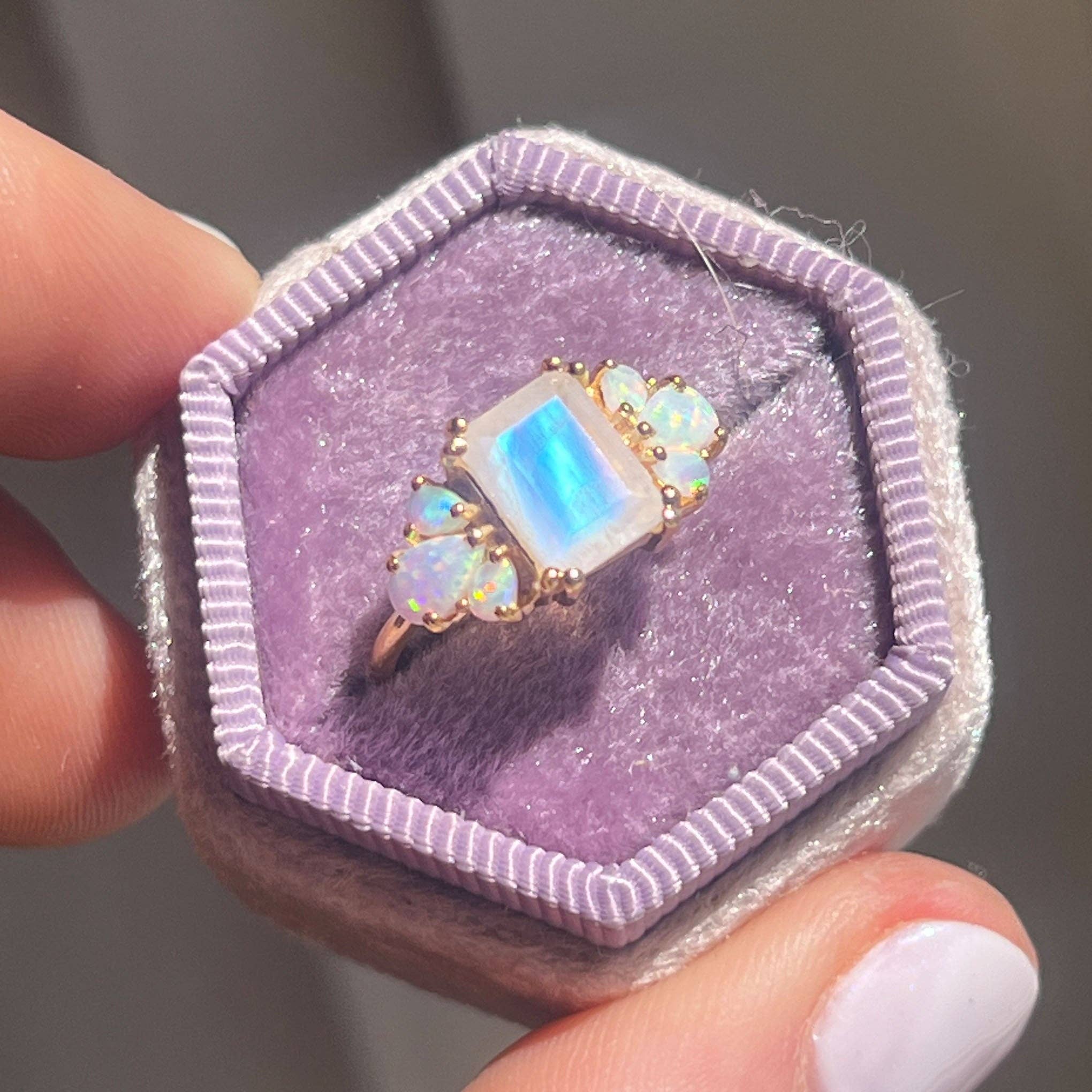 La Kaiser – wholesale Ring med flera stenar – Rainbow Moonstone och Opal Empress Ring2