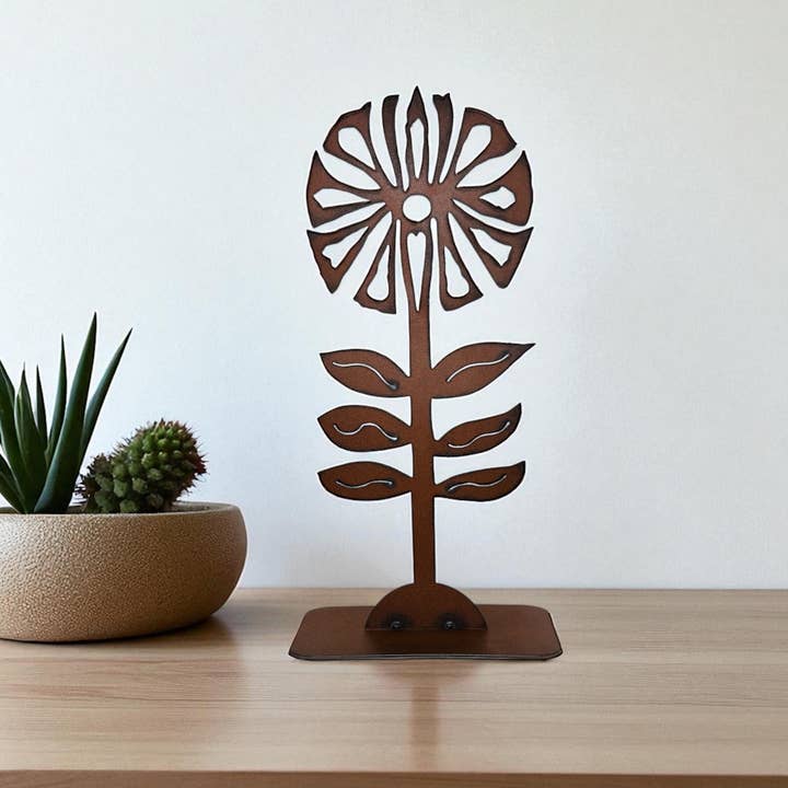 Pezzo d'arte unico Girasole in piedi giardino rustico metallo USA per la vendita all'ingrosso da parte di Whimsies