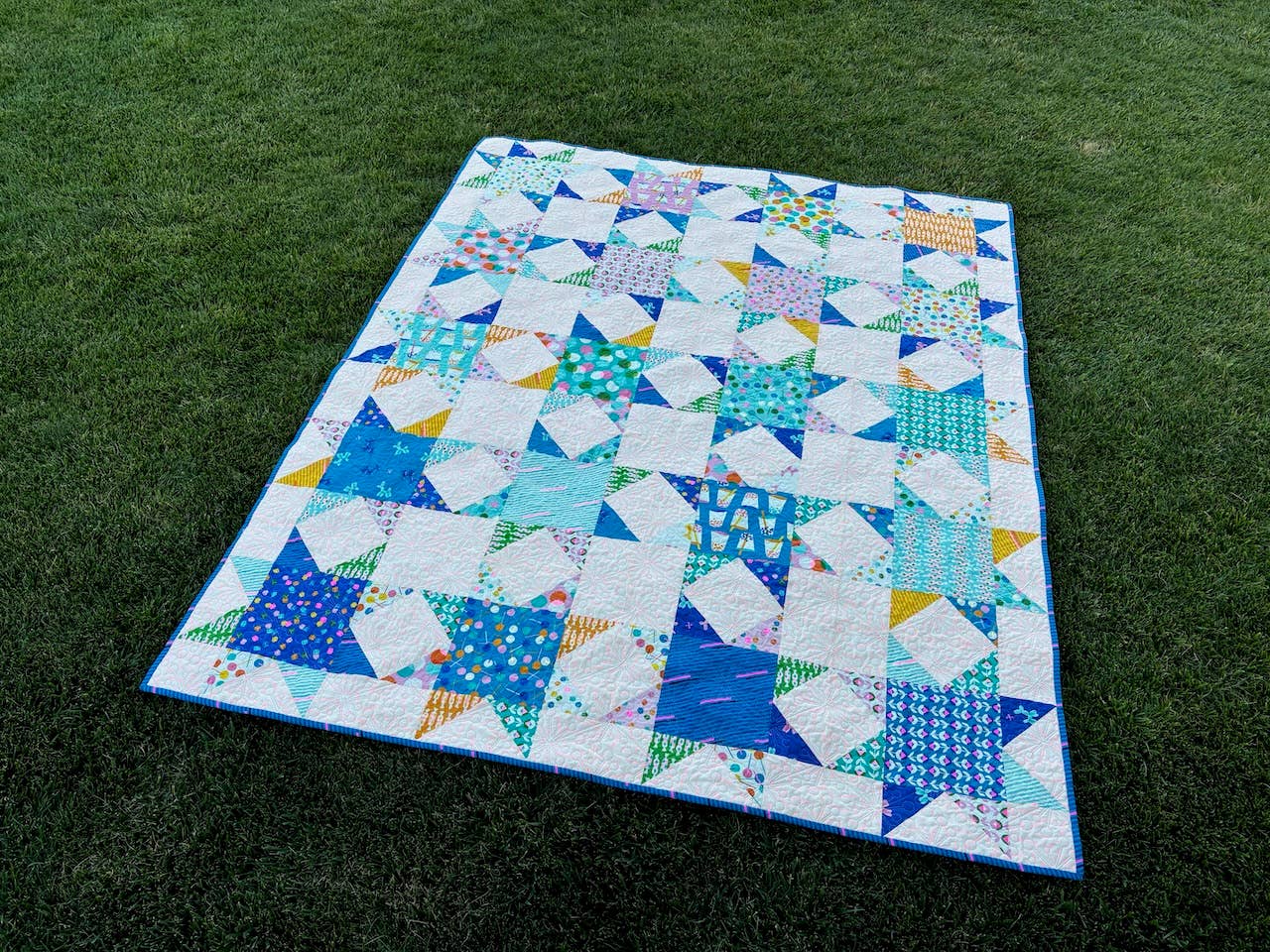 AllisonRamsing.com – Großhandel Bastelzubehör – Layer Cake Stars Quiltmuster, bedruckt2
