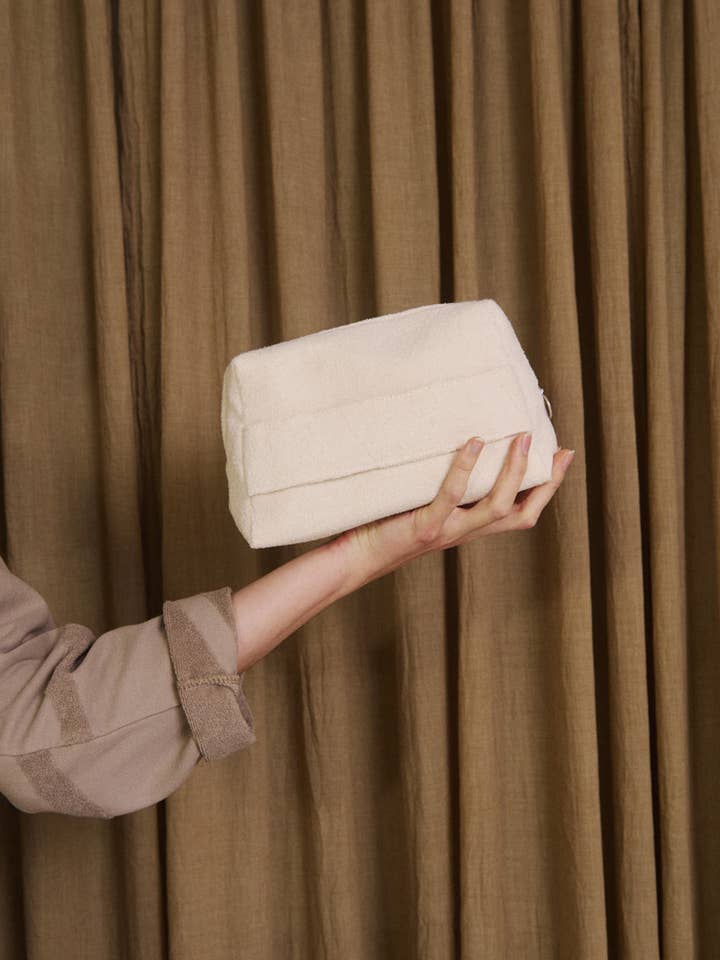 Small pouch in cotton terry with zipper in cream white for wholesale by WAY