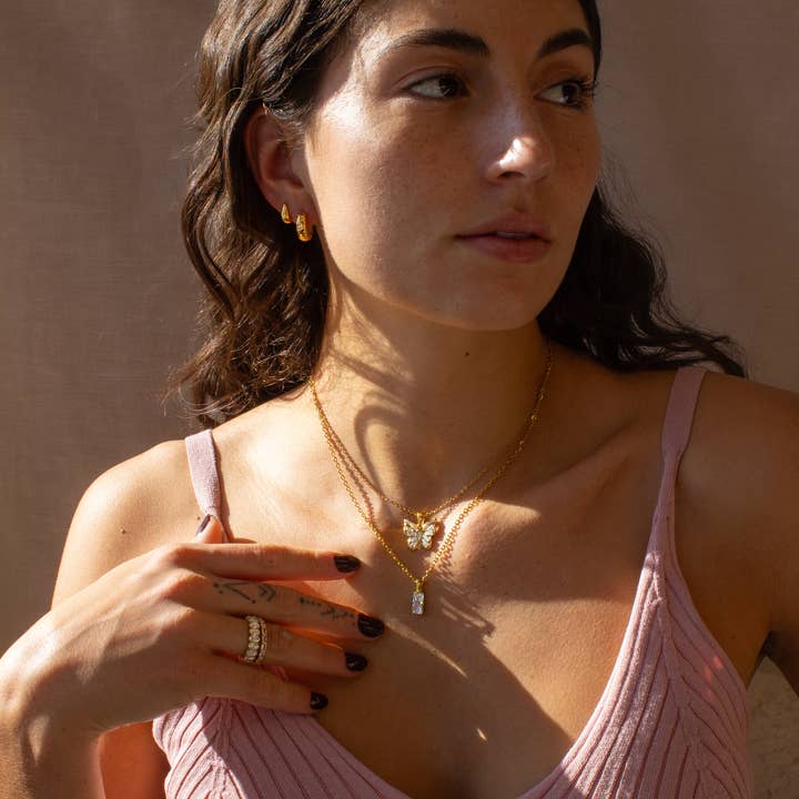 CARIS Jewelry - Wholesale Pendant/Charm Necklace - Vivian Baguette Pendant Necklace3