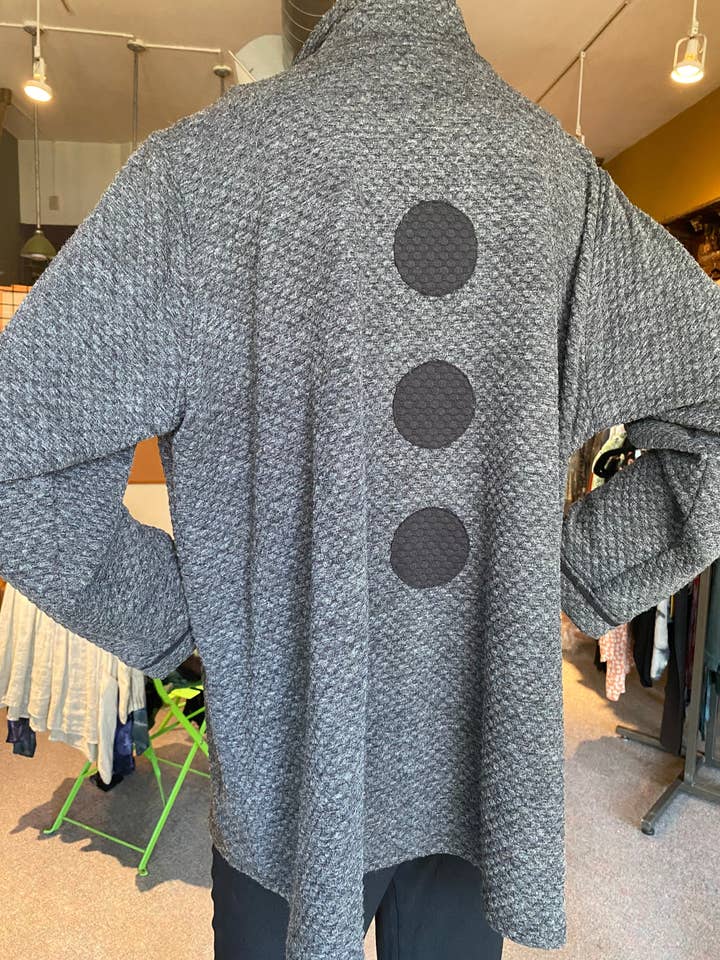 Veste trapèze avec poches pour la vente par Marla Duran