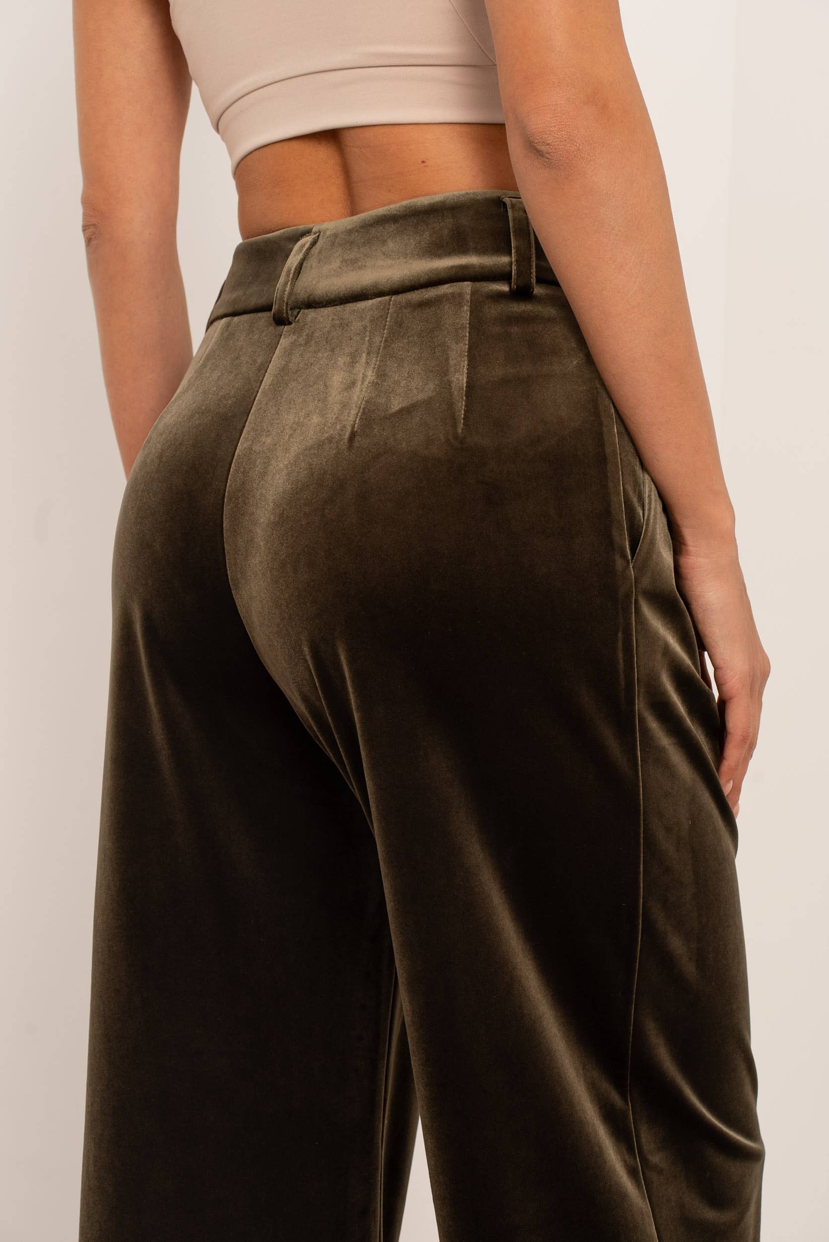 Attentif Paris - Wholesale Pants - Women's - Wide velvet and fluid pants with double button12